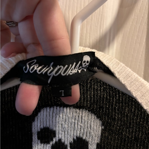 Sourpuss cropped skull cardigan - Picture 2 of 3